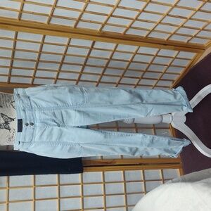 NWOT White House Black Market Pret A Pedi Light Blue Cropped Pants Sz 0S